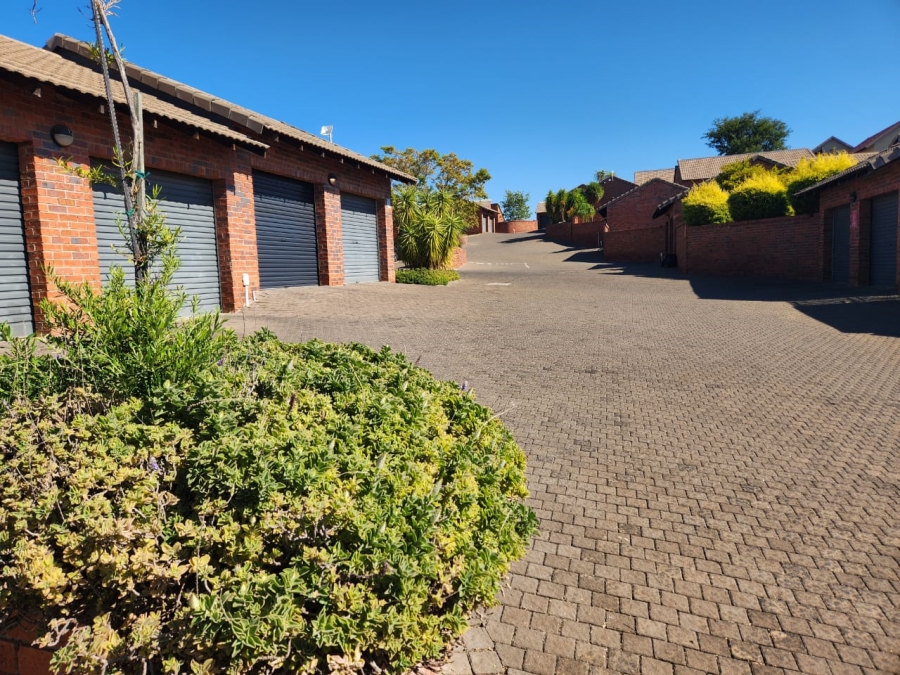 To Let 2 Bedroom Property for Rent in Pentagon Park Free State